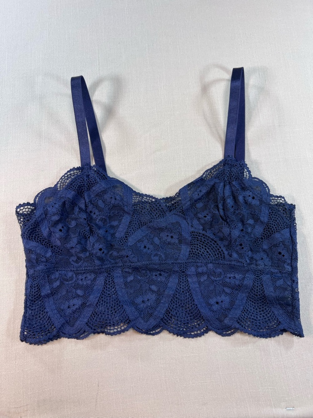 Carly Jean Los Angeles Sydney Lace Cami Bralette One Size Navy Blue Floral Lace - Picture 6 of 7